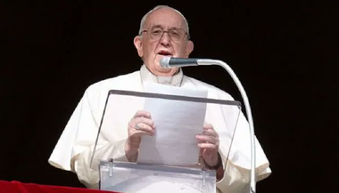 Vaticanul cere scuze Rusiei în urma unor declaraţii ale Papei Francisc cu privire la un presupus comportament crud al unor minorităţi etnice ruse în Războiul rus din Ucraina