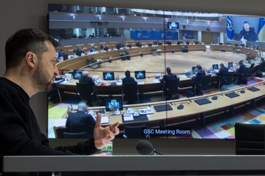 Zelenski le-a spus liderilor europeni că următoarele şase luni vor fi decisive în război: "Vă cer foarte mult să vă asiguraţi că lupta noastră pentru pace nu depinde de neînţelegerile şi controversele dintre unele state membre ale UE"