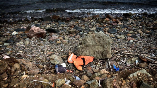 Un corp ”în stare de descompunere avansată” al unui bebeluş, găsit pe coasta de sud a Insulei greceşti Lesbos