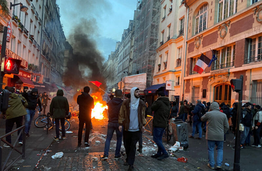 Suspectul în atacul armat din Paris, un conductor pensionar, a declarat la arestare că a acţionat pentru că este ”rasist”