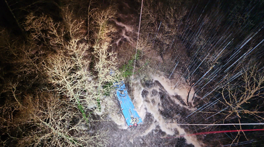 Cel puţin doi morţi în Spania, într-un accident rutier în care un autobuz cade într-un râu în Galicia. În autobuz se afla un grup de persoane care voiau să-şi viziteze rude la o închisoare