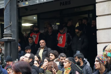 Ankara îl convoacă pe ambasadorul Franţei, în semn de protest faţă de o ”propagandă antiturcă”, în urma uciderii a trei kurzi la Paris