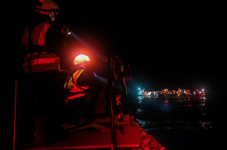 Peste 100 de migranţi salvaţi la Mediterana de către nava umanitară Ocean Viking, operată de SOS Méditerranée