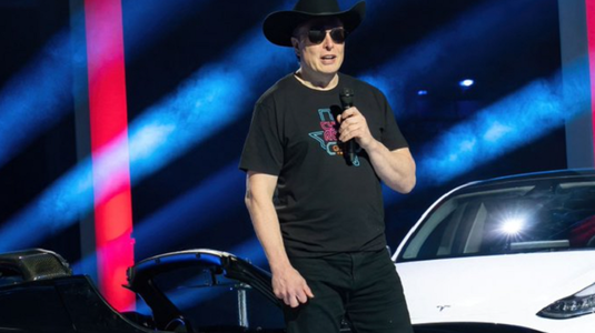 Valoarea acţiunilor Tesla a scăzut cu 11%, după ce Elon Musk a răspuns ”previziunilor” lui Medvedev