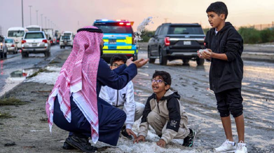 Furtună de grindină în Kuwait iarna, un fenomen foarte rar