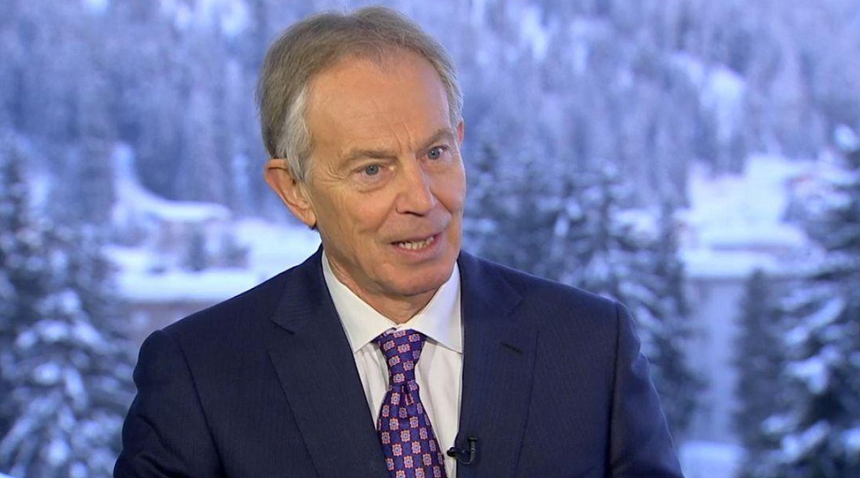 Fostul premier britanic Tony Blair era de părere că Putin ar trebui primit la „masa celor puternici”, relevă documente din Arhivele Naţionale