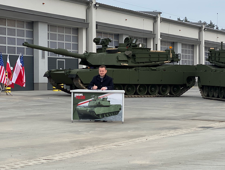 Polonia semnează un contract prin care cumpără 116 tancuri de tip Abrams M1A1 din SUA, în valoare de 1,4 miliarde de dolari