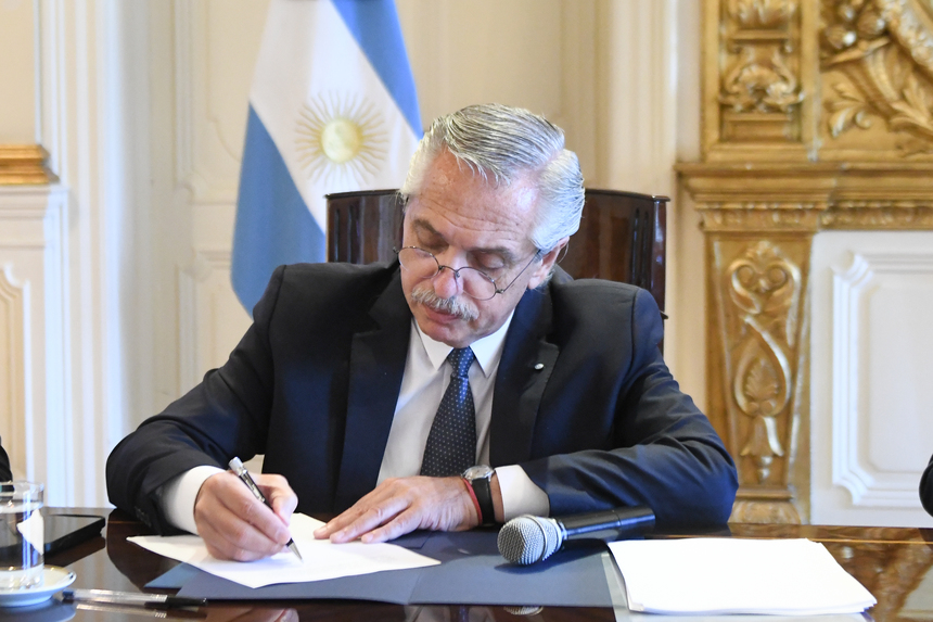 Preşedintele Argentinei vrea să destituie Curtea Supremă