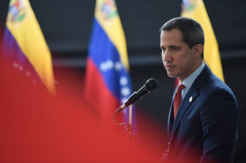 Opoziţia venezueleană pune capăt ”preşedinţiei” şi ”Guvernului interimar” al lui Juan Guaido şi-l înlocuieşte la conducerea Parlamentului paralel. Guaido denunţă o ”greşeală neconstituţională”. Jorge Rodriguez, ales preşedinte al Parlamentului oficial