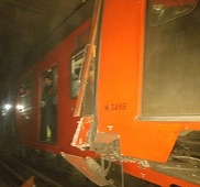Mexic: Ciocnire între două garnituri de metrou, soldată cu un mort şi 16 răniţi - VIDEO