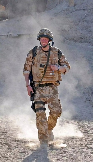 Talibanii din Afganistan vor să-l aducă pe prinţul Harry în faţa justiţiei