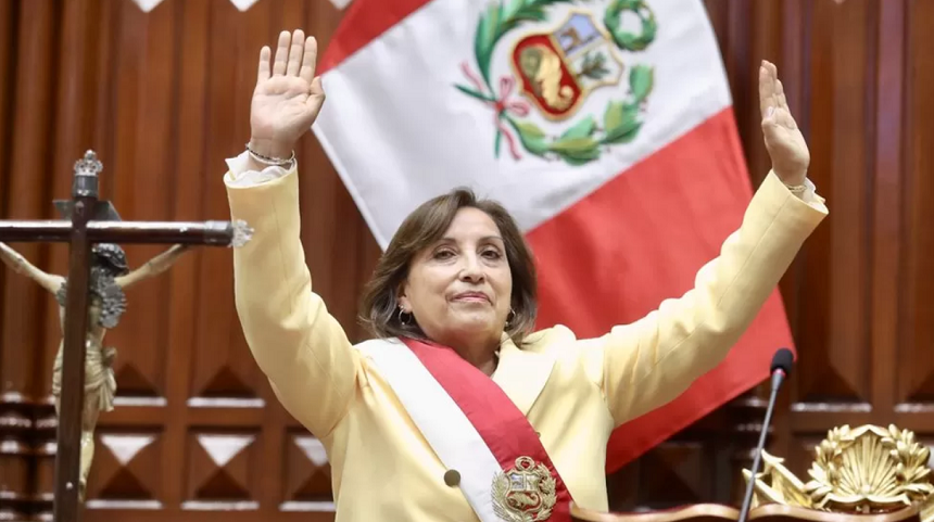 Parchetul peruan deschide o anchetă cu privire la ”genocid” împotriva preşedintei Dina Boluarte şi unor actuali şi foşti membri ai Guvernului, privind reprimarea manifestaţiilor antiguvernamentale, soldate cu 40 de morţi şi peste 600 de răniţi