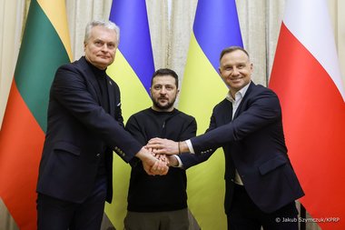 Polonia oferă tancuri Leopard Ucrainei, în cadrul unei coaliţii internaţionale. Şi guvernul britanic ar putea contribui cu tancuri Challenger 2

