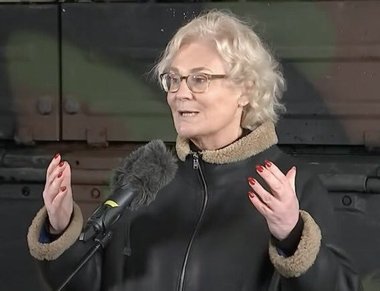 UPDATE - Ministrul german al apărării, Christine Lambrecht, şi-a anunţat demisia: "Concentrarea presei asupra mea timp de luni de zile îmi permite cu greu o informare şi o discuţie obiectivă despre Bundeswehr"