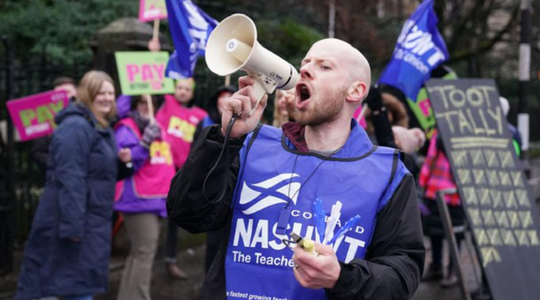 Profesorii din Regatul Unit anunţă şapte zile de grevă în februarie şi martie pentru a cere creşteri de salarii