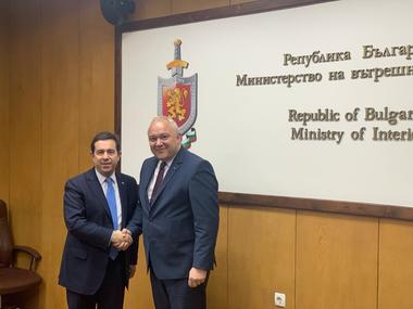 Bulgaria vrea ca UE să dea mai mulţi bani pentru protecţia frontierelor externe şi se oferă să medieze un dialog cu Turcia / Ministrul elen al migraţiei şi azilului este aşteptat miercuri la Bucureşti