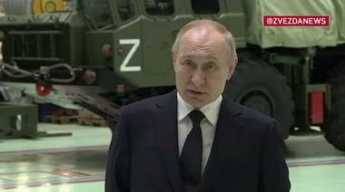 Putin anunţă, la Oţelăria Ubuhovski de la Sankt Petersburg, că muncitorii din industria apărării ar putea fi scutiţi de recrutarea prevăzută în primăvară