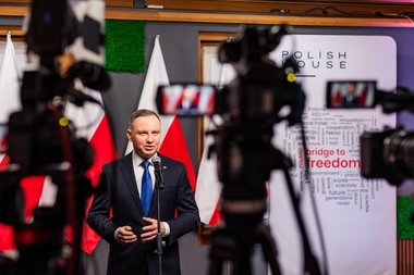 Preşedintele Poloniei avertizează la Davos că Rusia ar putea pregăti în următoarele luni o nouă ofensivă în Ucraina şi spune că Gazprom este "braţul militar" al Moscovei