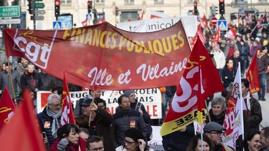 "Joia neagră" în Franţa: Grevă naţională împotriva proiectului de reformă a pensiilor propus de guvern