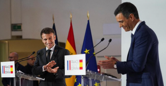 Sanchez şi Macron îşi afişează la Barcelona acordul asupra unui răspuns UE ”foarte voluntarist” împotriva subvenţiilor americane, care ”să nu însemne dezindustrializarea” Europei