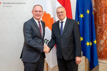 Ce va cere ministrul austriac de interne la reuniunea JAI de săptămâna viitoare? Austria încearcă să facă front comun cu Cipru, dar Nicosia ar vrea ca România şi Bulgaria să intre în Schengen în timpul preşedinţiei suedeze a Consiliului UE