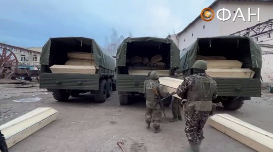 Grupul Wagner trimite Kievului camioane cu trupurile soldaţilor ucraineni ucişi în Soledar - VIDEO