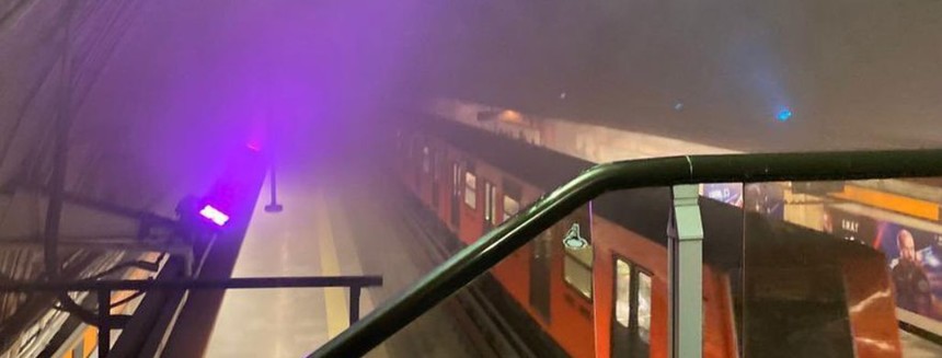 Scurtcircuit pe linia 7 a metroului din Mexico City, peste 20 de persoane intoxicate cu fum