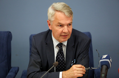 Ministrul de externe din Finlanda cere o "pauză" în discuţiile aprinse cu Turcia în legătură cu NATO, după ce anterior sugerase o decuplare de Suedia în privinţa aderării la Alianţă