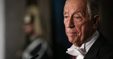 Un bărbat suspectat de ameninţarea cu moartea a preşedintelui portughez Marcelo Rebelo de Sousa, arestat de poliţie. El i-a trimis o scrisoare cu un glonţ, în octombrie, în care îi cerea un milion de euro