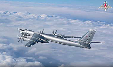Apărarea antiaeriană ucraineană acţionează să intercepteze peste 30 de rachete ruseşti, anunţă armata. Şase bombardiere strategice au decolat din Murmansk. 15 rachete interceptate la Kiev şi 24 de drone doborâte în cursul nopţii
