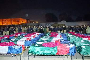 UPDATE - Bilanţul atentatului de la moscheea poliţiei din Peshawar a ajuns la 100 de morţi