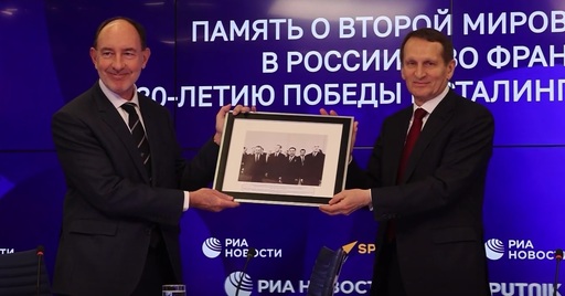 Şeful spionajului rus, Serghei Narîşkin, afirmă că în rândul forţelor proruse din Donbas luptă voluntari francezi. El spune, în prezenţa nepotului lui de Gaulle, că opinia publică din Europa nu este atât de unitară pe cât şi-ar dori SUA 