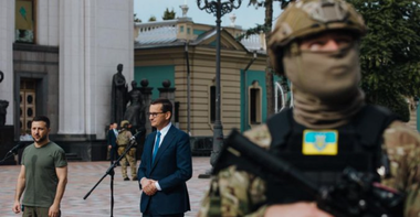 Polonia este pregătită să livreze Ucrainei avioane de vânătoare de tip F-16, în cazul unei decizii comune a NATO, anunţă premierul Mateusz Morawiecki într-un interviu acordat Bild în care-l atacă pe Olaf Scholz