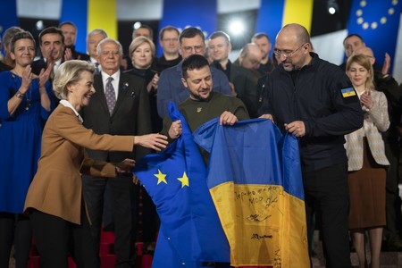 Reuters: Summitul UE-Ucraina, organizat la Kiev pe timp de război, va da rezultate în unele privinţe, dar va dezamăgi în altele