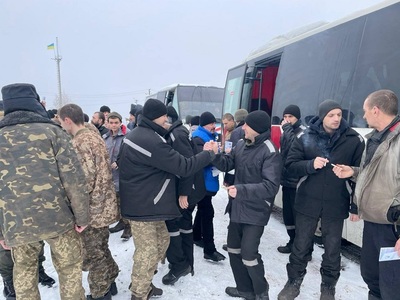 Ucraina a primit 116 soldaţi ca parte a unui schimb de prizonieri de război - VIDEO