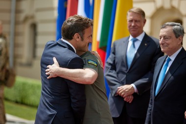 UPDATE - Emmanuel Macron îi primeşte miercuri seară la Palatul Elysee pe preşedintele Volodimir Zelenski şi pe cancelarul Olaf Scholz