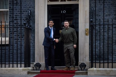 Downing Street: Marea Britanie analizează "în mod activ" posibilitatea de a furniza avioane Ucrainei