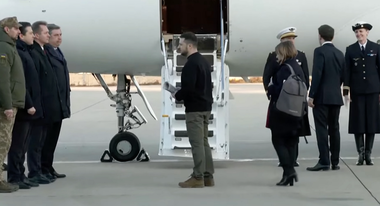 Macron şi Zelenski vin împreună la summitul UE de la Bruxelles, de la baza aeriană franceză Villacoublay