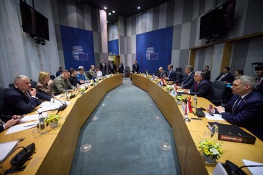 UE vrea să-şi întărească frontierele pentru a-i ţine departe pe imigranţii nedoriţi, dar liderii sunt în dezacord cum să facă asta 