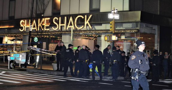 Un tânăr de 22 de ani, ucis prin împuşcare la New York, în Times Square, o ”Gun Free Zone” 