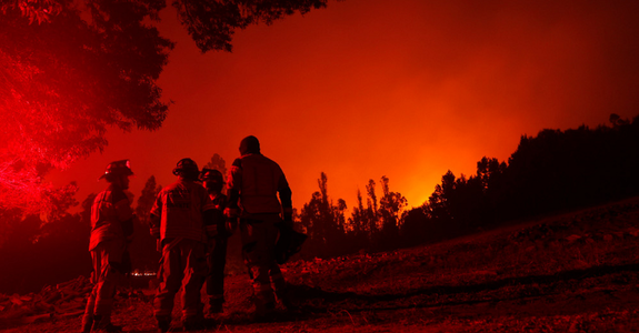 Interdicţii de circulaţie pe timpul nopţii în Chile, împotriva furturilor şi jafurilor, în două regiuni devastate de incendii de pădure, soldate cu 24 de morţi, 2.180 de răniţi şi 1.180 de locuinţe distruse