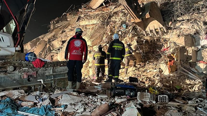 Cutremur în Turcia  - O mamă şi două fiice, salvate în a cincea zi de la cutremur / Peste 140.000 de salvatori lucrează în provinciile afectate / Bilanţul deceselor a trecut de 22.700