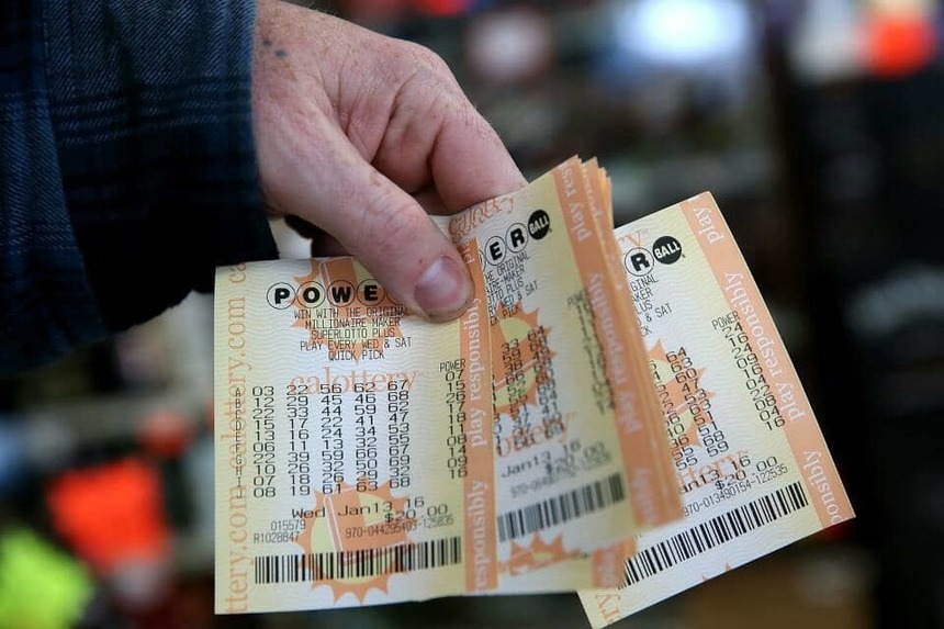 Un american a câştigat 150.000 de dolari la loteria Powerball şi a donat întreaga sumă