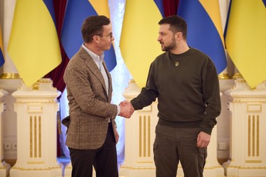 Premierul suedez, aflat în vizită la Kiev, sugerează că Ucraina ar putea primi inclusiv avioane: "Nu excludem nimic în acest moment"