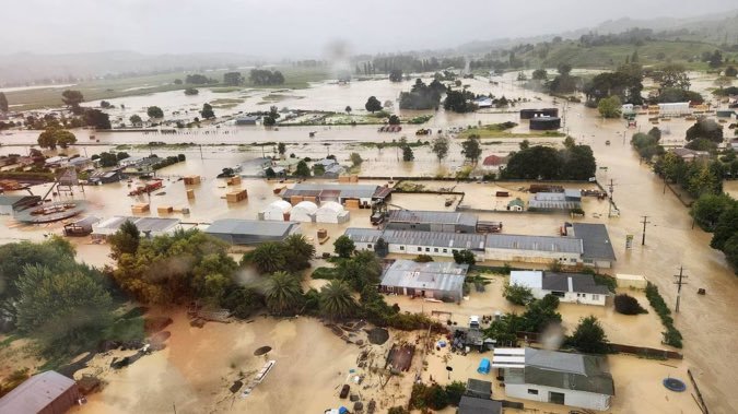 Cel puţin cinci morţi şi mii de persoane „de negăsit”, după ciclonul Gabrielle din Noua Zeelandă. Noi avertismente de furtuni în aceleaşi regiuni devastate de inundaţii catastrofale