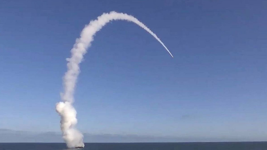 Opt rachete Kalibr au fost lansate de Rusia asupra Ucrainei de pe o navă din Marea Neagră