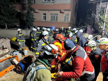 Turcia a oprit operaţiunile de căutare a eventualilor supravieţuitori, cu excepţia a două provincii