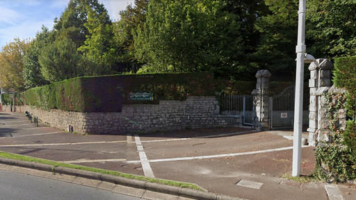Un elev şi-a înjunghiat mortal profesoara la un liceu catolic din Franţa. El susţine că a fost "posedat"