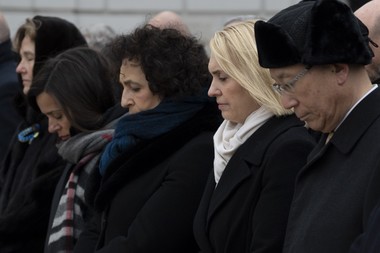 UN AN DE RĂZBOI - Ucrainenii îşi plâng morţii şi promit să lupte în continuare - FOTO