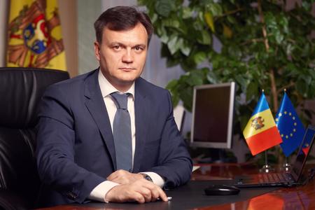 Premierul Dorin Recean vine miercuri în România, în prima sa vizită externă de la învestirea în fruntea guvernului Republicii Moldova